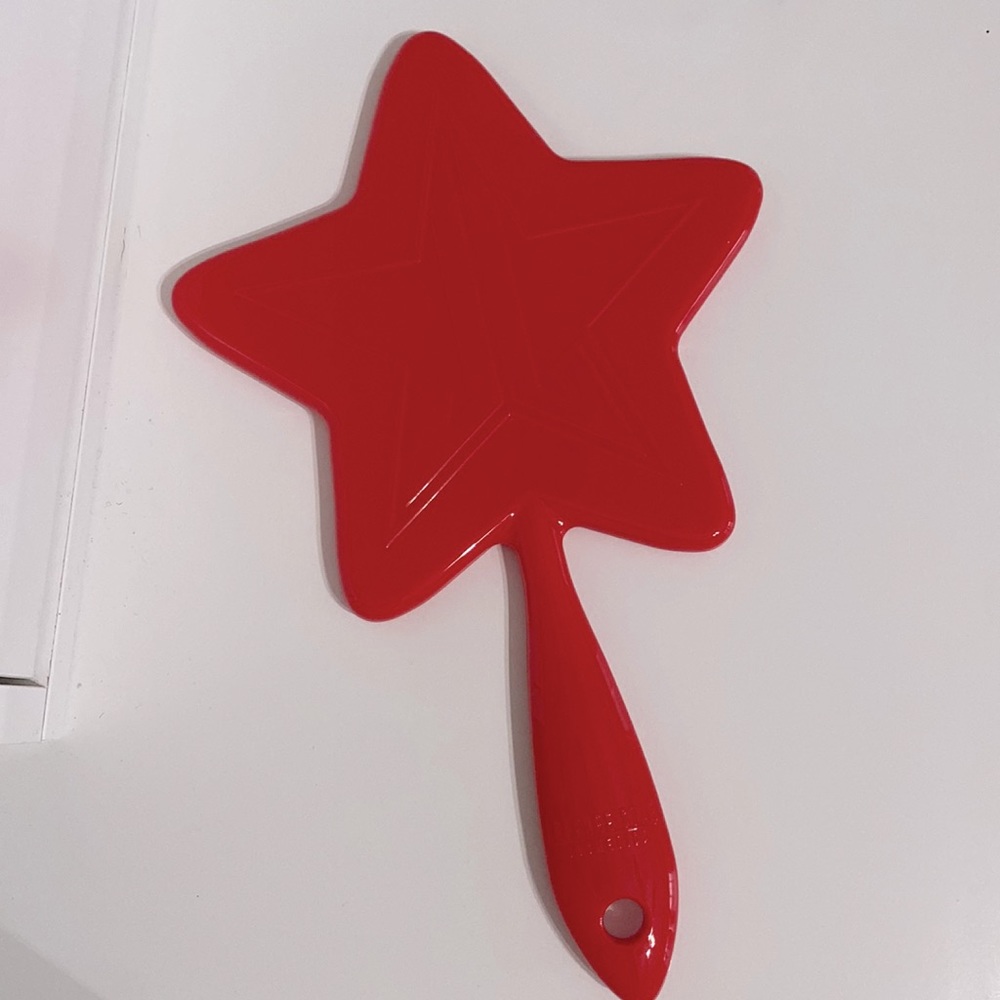 Jeffree Star mirror red